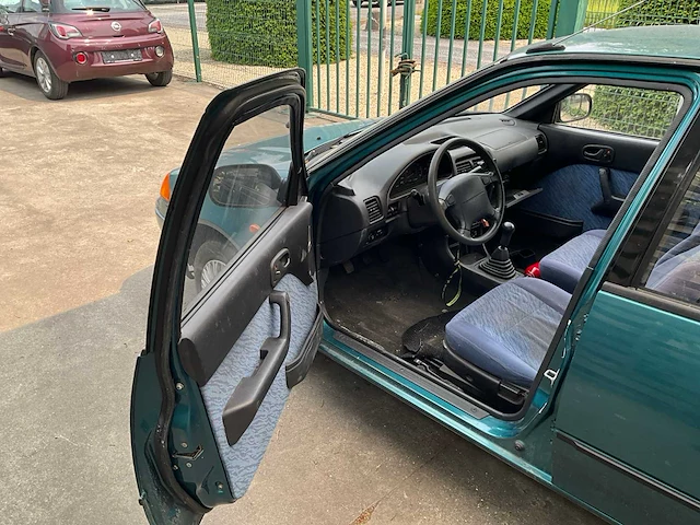 Suzuki swift glx personenauto - afbeelding 7 van  26