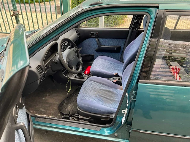 Suzuki swift glx personenauto - afbeelding 8 van  26
