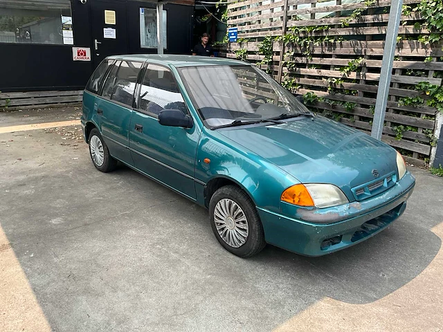 Suzuki swift glx personenauto - afbeelding 22 van  26
