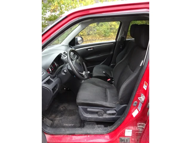 Suzuki swift - afbeelding 15 van  19