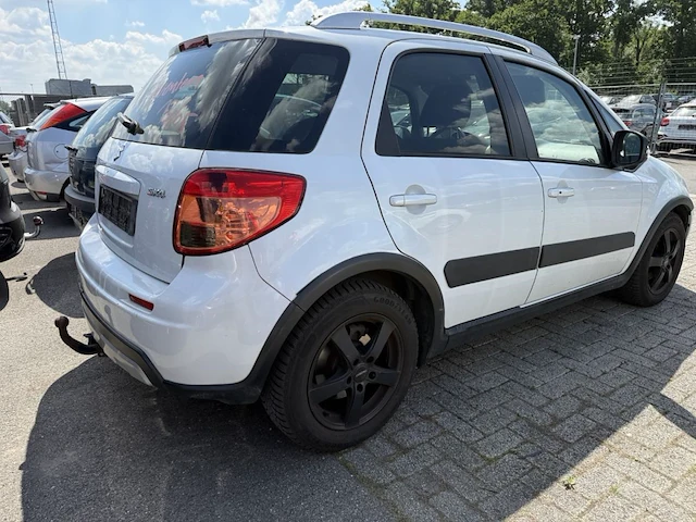 Suzuki,sx4 sx4 1.6i gl 107 at,2013 - afbeelding 28 van  33