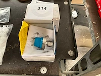 Swagelok fitting. (2x) - afbeelding 1 van  1