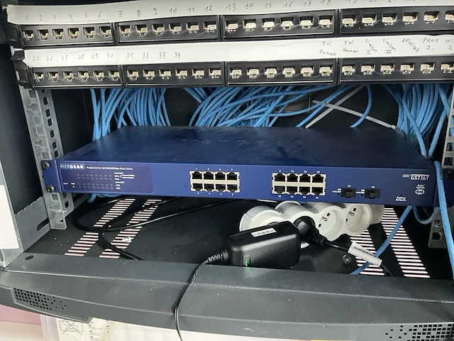 Switch netgear prosafe gs716t - afbeelding 1 van  3