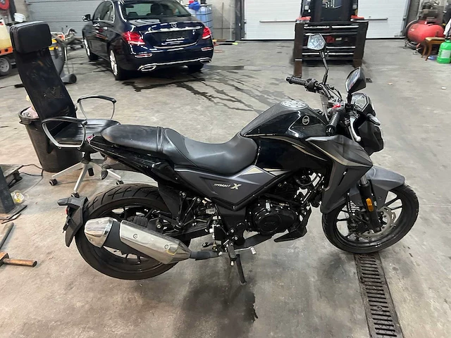 Sym - 125 - brommer - afbeelding 9 van  15