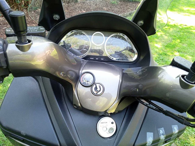 Sym - maxsym 600 i - motorcycle - afbeelding 7 van  10