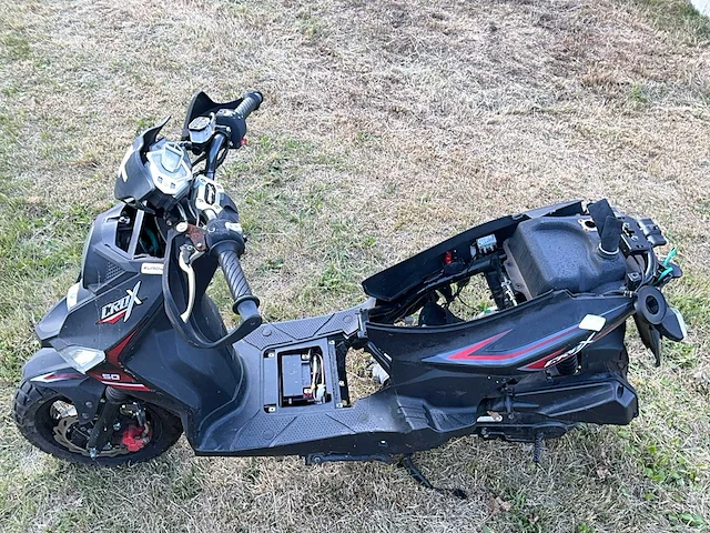 Sym crox scooter - afbeelding 7 van  7