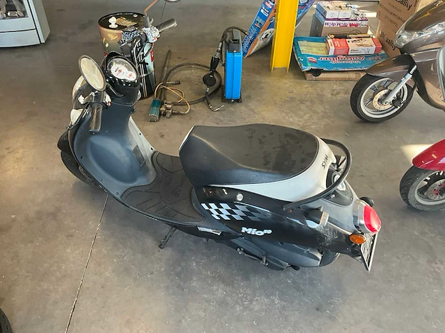 Sym mio50 - 2015 - afbeelding 1 van  11