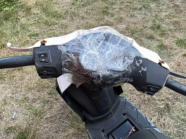 Sym orbit scooter - afbeelding 6 van  6