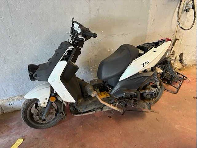 Sym xpro scooter - afbeelding 1 van  5