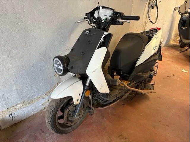 Sym xpro scooter - afbeelding 2 van  5