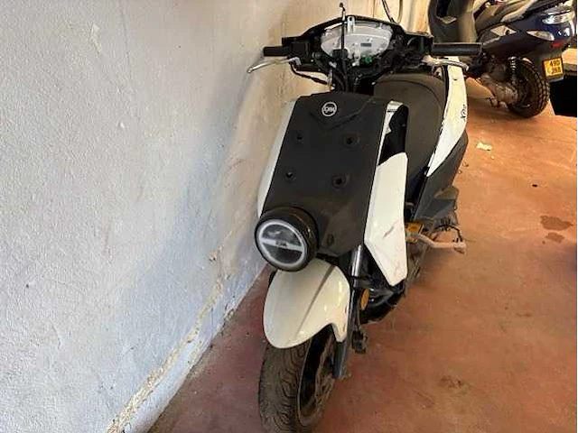 Sym xpro scooter - afbeelding 3 van  5