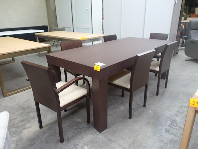 Tafel + 4 + 2 div stoelen - afbeelding 1 van  6