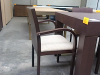 Tafel + 4 + 2 div stoelen - afbeelding 3 van  6
