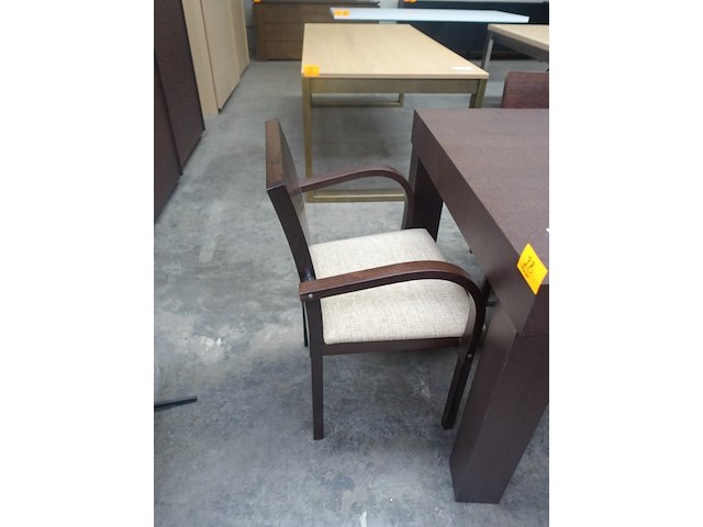 Tafel + 4 + 2 div stoelen - afbeelding 4 van  6