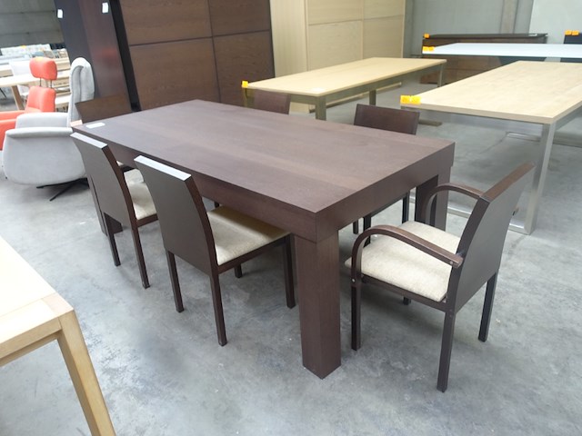 Tafel + 4 + 2 div stoelen - afbeelding 6 van  6