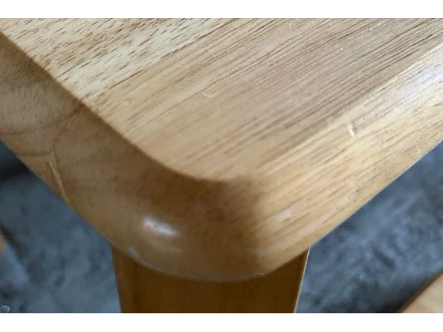 Tafel + 4 stoelen - afbeelding 3 van  5
