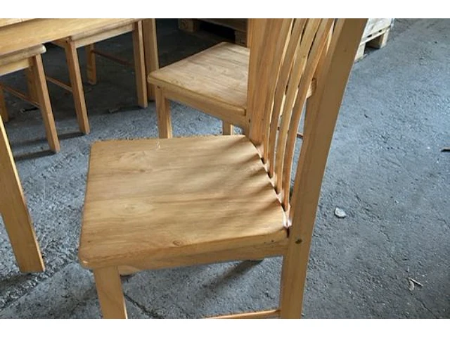 Tafel + 4 stoelen - afbeelding 4 van  5