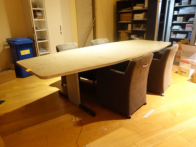 Tafel + 4x verrijdbare stoel - afbeelding 1 van  3