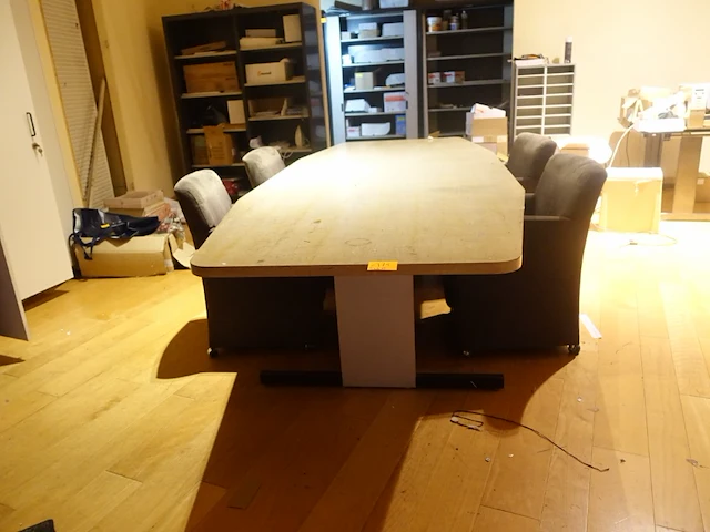 Tafel + 4x verrijdbare stoel - afbeelding 2 van  3