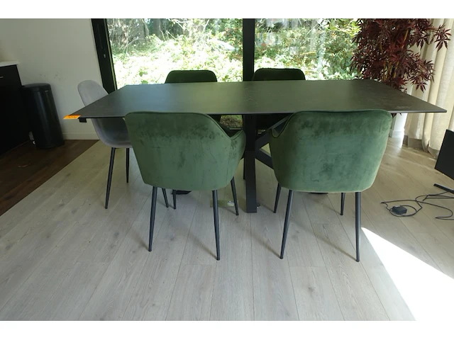 Tafel + 5x stoel - afbeelding 1 van  2
