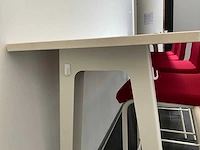 Tafel + barkruk (x4) - afbeelding 4 van  9