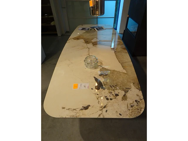 Tafel cattelan - afbeelding 4 van  10