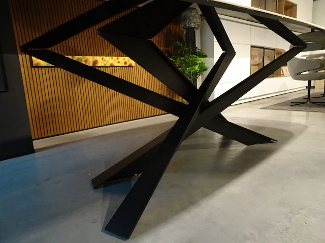 Tafel cattelan - afbeelding 8 van  10