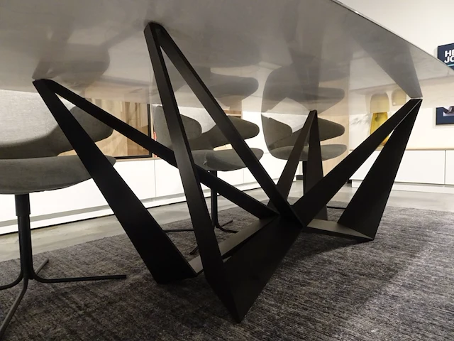 Tafel cattelan - afbeelding 4 van  9