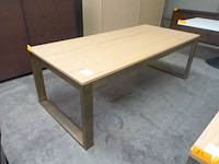Tafel eik + gold inox voet - afbeelding 2 van  3