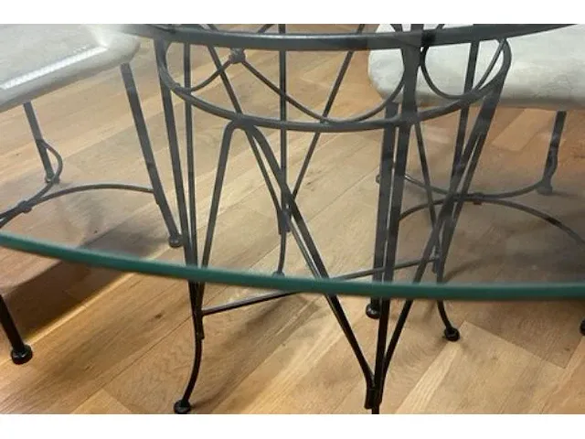 Tafel en 4 stoelen - afbeelding 4 van  6