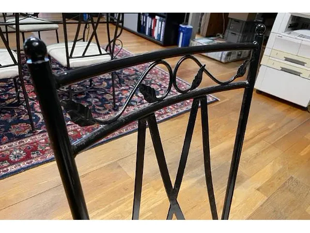 Tafel en 4 stoelen - afbeelding 6 van  6