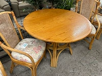 Tafel en 4 stoelen - afbeelding 2 van  7