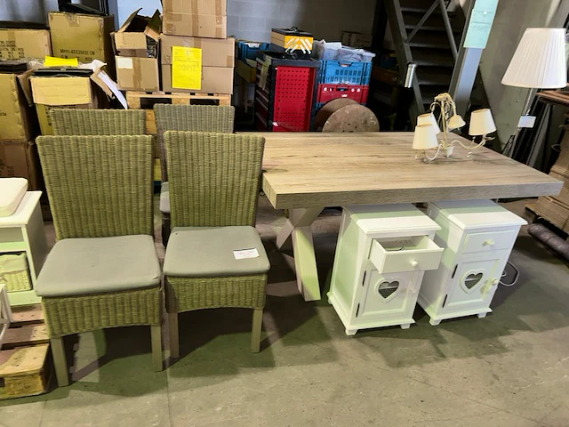 Tafel en 4 stoelen - afbeelding 1 van  6