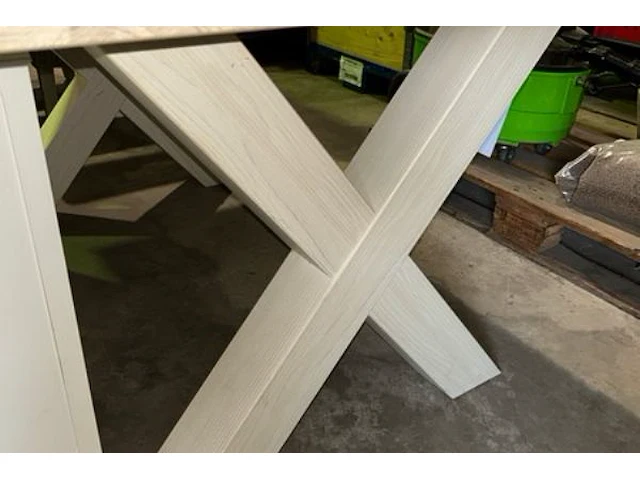 Tafel en 4 stoelen - afbeelding 3 van  6
