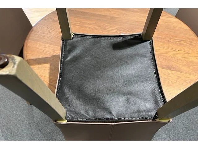 Tafel en 5 stoelen - afbeelding 8 van  8
