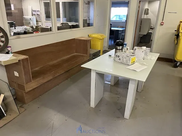 Tafel en zitbanken - afbeelding 1 van  3