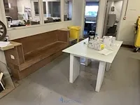 Tafel en zitbanken