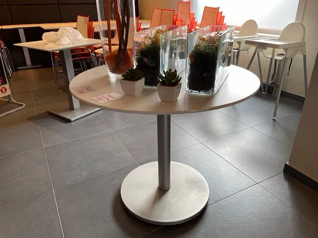 Tafel hilma - afbeelding 1 van  2