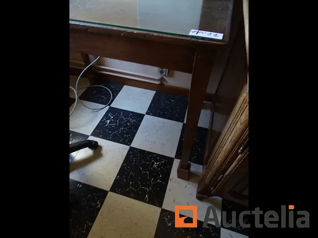 Tafel in glas, bureautafel stoel, papieren schredder - afbeelding 3 van  8