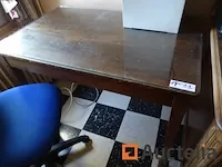 Tafel in glas, bureautafel stoel, papieren schredder - afbeelding 4 van  8