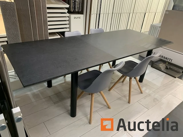 Tafel in zimbabwe graniet 100cm x 250cm, zwart metaal voet - afbeelding 1 van  1
