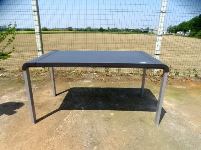 Tafel kunststof grijs - afbeelding 1 van  3