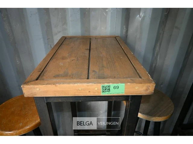 Tafel met 2 barkrukken - afbeelding 2 van  6