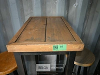 Tafel met 2 barkrukken - afbeelding 2 van  6