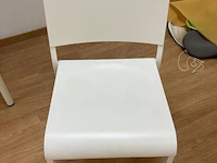 Tafel met 4 stoelen - afbeelding 3 van  4
