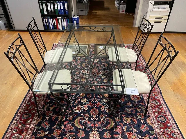Tafel met 4 stoelen - afbeelding 1 van  6