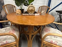 Tafel met 4 stoelen - afbeelding 2 van  7