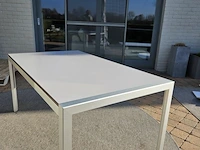 Tafel met 4 stoelen - afbeelding 1 van  8