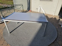 Tafel met 4 stoelen - afbeelding 3 van  8