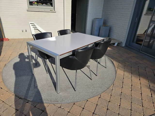 Tafel met 4 stoelen - afbeelding 8 van  8